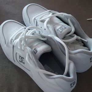 Boys DC Shoes- size 7 NWT
